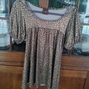 Boutique Karlie leopard tunic top M